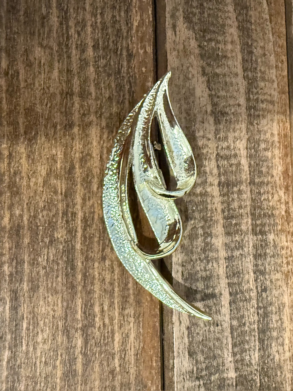 Vintage Gerry’s Signed Gold Tone Abstract Leaf Swirl Brooch Pin
